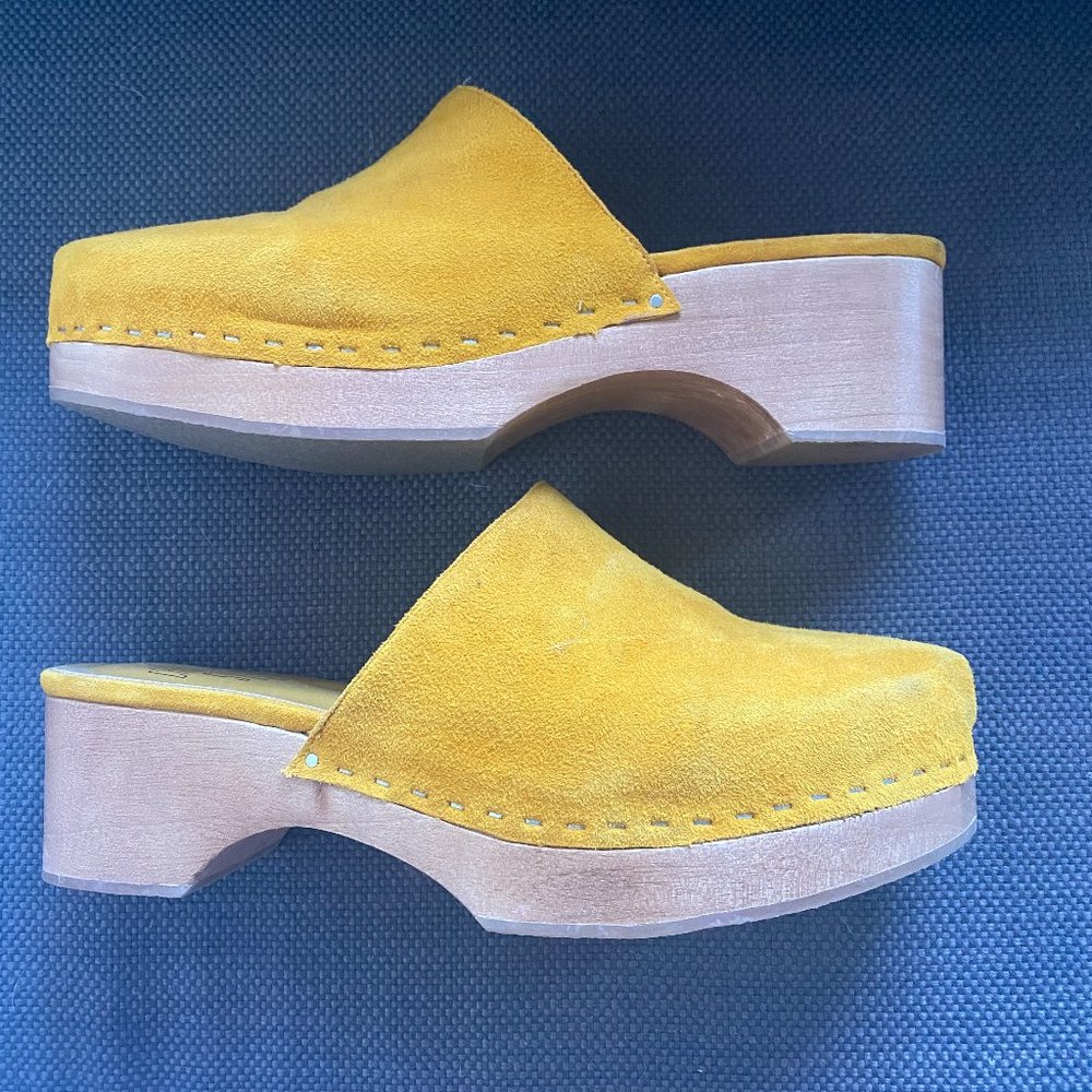 Charlotte Stone Yellow Martino Clogs